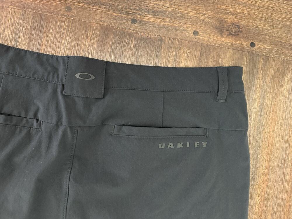 Oakley Shorts Men’s 36 Black Performance Golf Stretch Unlined 9.5 In Inseam